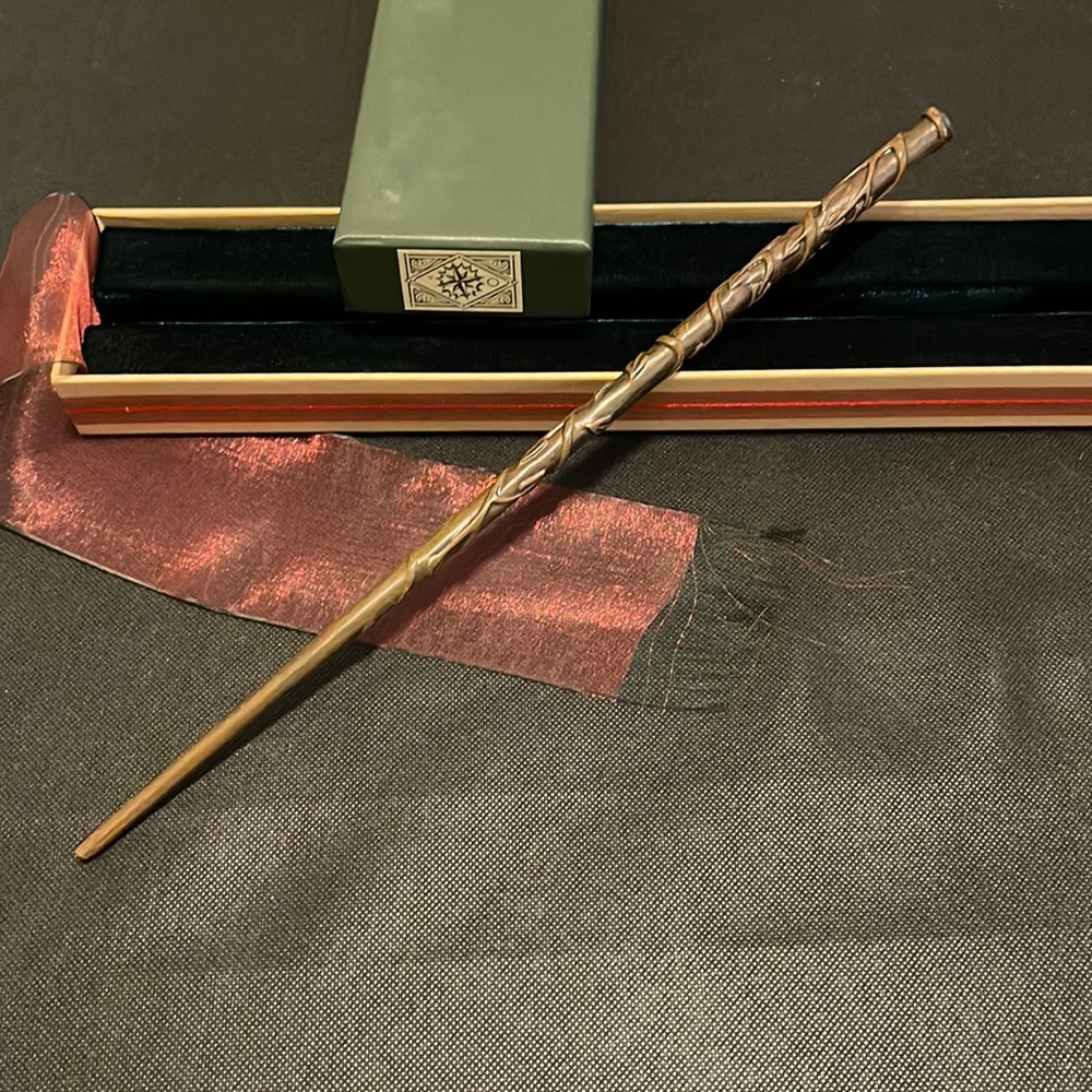 HERMIONE'S WAND IN OLLIVANDERS BOX Harry Potter Wand